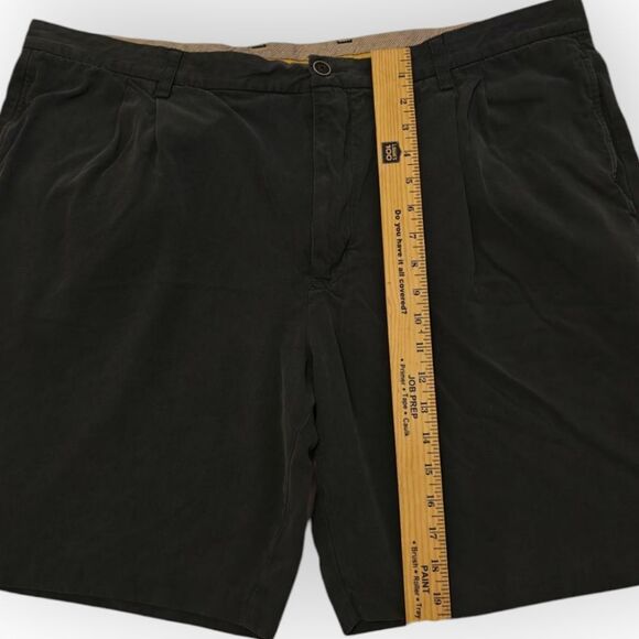 Tommy Bahama 100% Silk Gray Flat Front Shorts Sz 42 - Picture 3 of 5